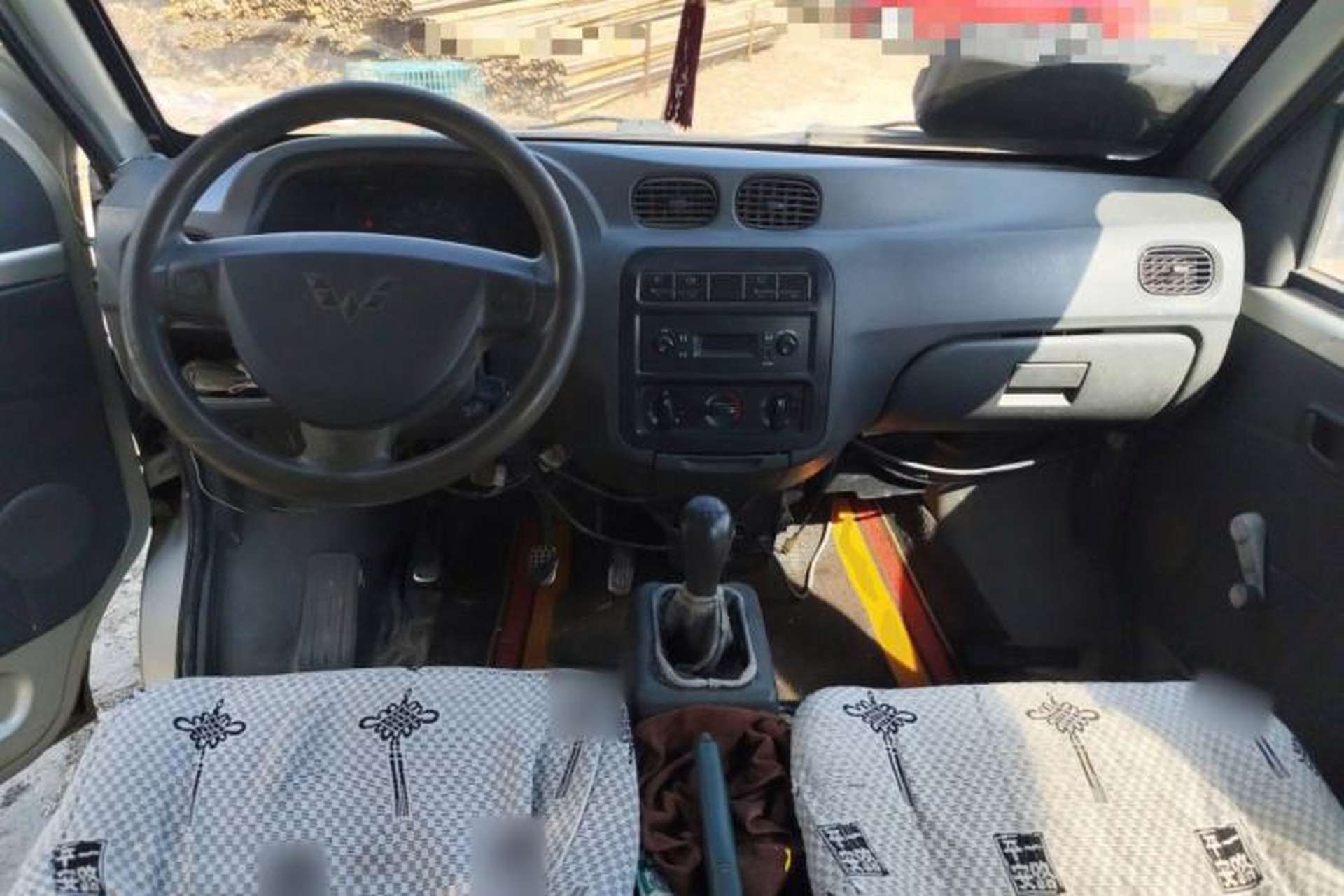 Used Wuling Zhiguang 2010 1.0L New Edition Practical Version with Extended Body L2Y Center Console