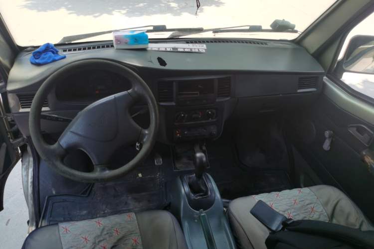 Used Wuling Zhiguang 2010 1.0L Liye Edition Center Console