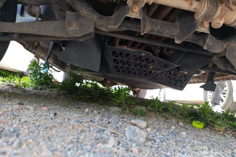 Used Wuling Zhiguang 2010 1.0L New Version Practical Short-Body L2Y Chassis Front
