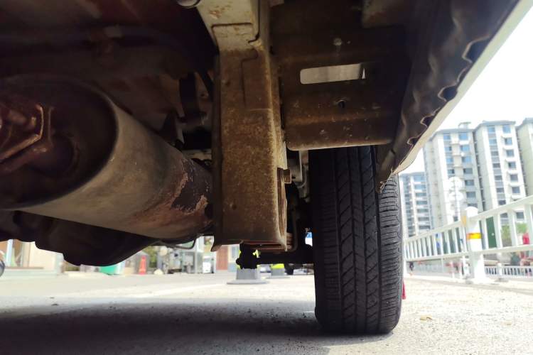 Used Wuling Zhiguang 2010 1.0L New Version Practical Short-Body L2Y Chassis Front Left