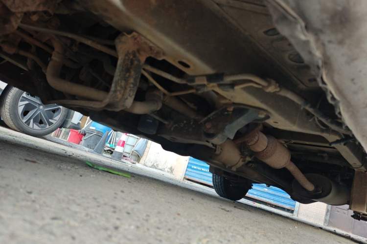 Used Wuling Zhiguang 2010 1.2L New Edition Practical Long-Body LAQ Chassis Front Left
