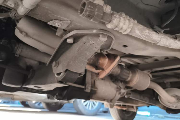 Used Wuling Zhiguang 2010 1.0L New Version Practical Short-Body L2Y Chassis Front Left
