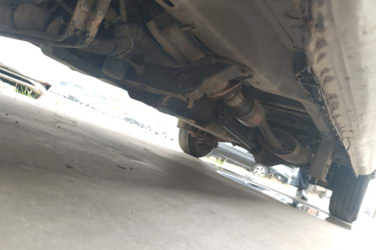 Used Wuling Zhiguang 2010 1.0L New Version Practical Short-Body L2Y Chassis Front Left