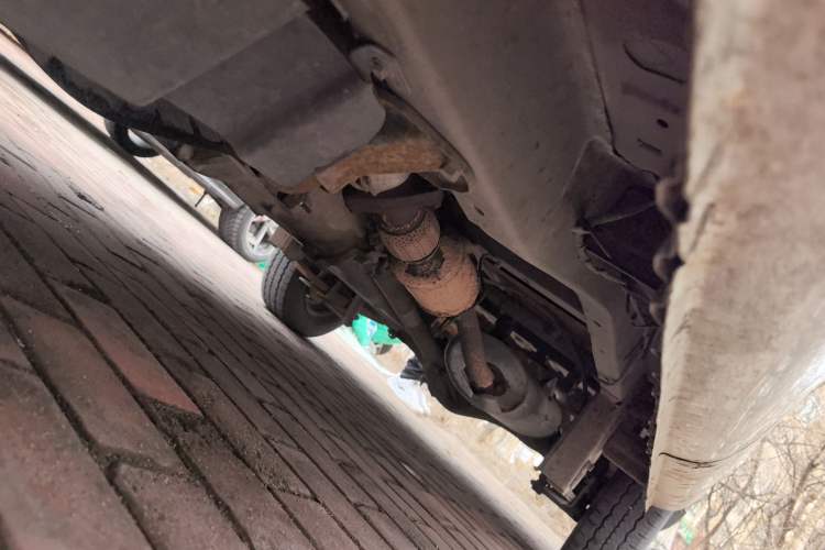 Used Wuling Zhiguang 2010 1.0L New Version Practical Short-Body L2Y Chassis Front Left