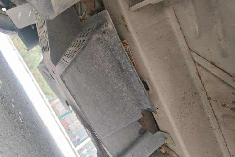 Used Wuling Zhiguang 2010 1.0L New Version Practical Edition with Short Body Chassis Front Left