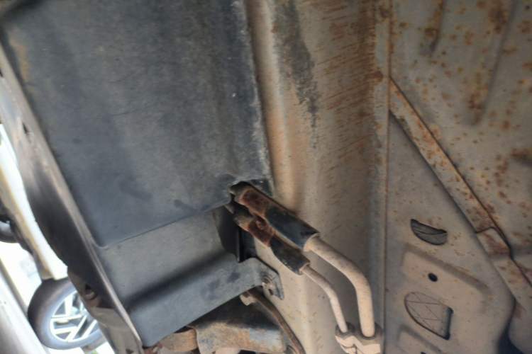 Used Wuling Zhiguang 2010 1.0L New Version Practical Short-Body L2Y Chassis Front Left