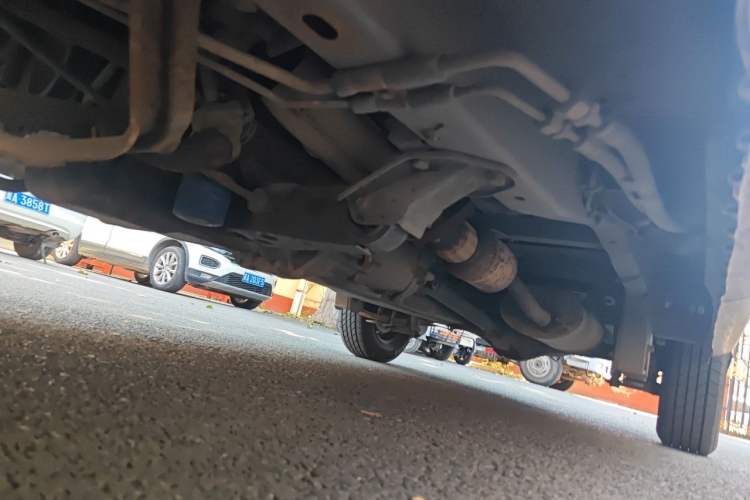 Used Wuling Zhiguang 2010 1.0L New Version Practical Short-Body L2Y Chassis Front Left