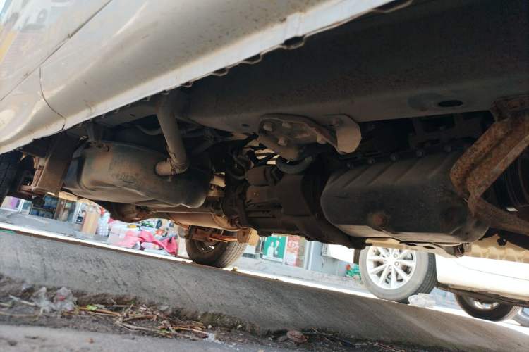 Used Wuling Zhiguang 2010 1.0L New Version Practical Edition with Short Body Chassis Front Right