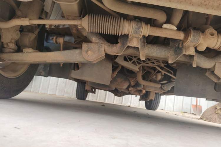 Used Wuling Zhiguang 2010 1.1L New Edition Practical Short-Body LXA Chassis Front Right