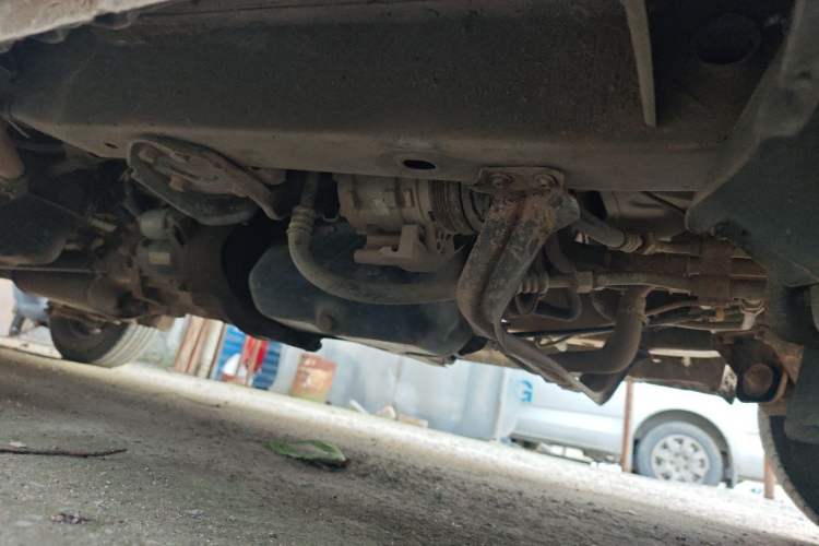 Used Wuling Zhiguang 2010 1.2L New Edition Practical Long-Body LAQ Chassis Front Right