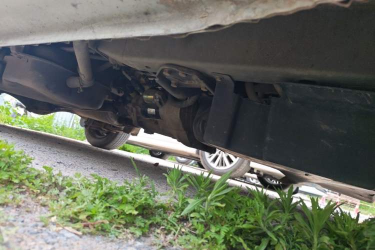 Used Wuling Zhiguang 2010 1.0L New Version Practical Short-Body L2Y Chassis Front Right