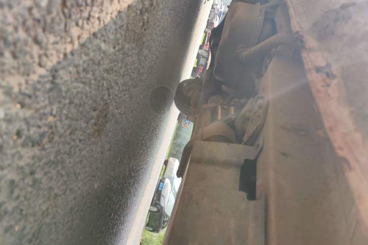Used Wuling Zhiguang 2010 1.1L New Edition Practical Short-Body LXA Chassis Front Right