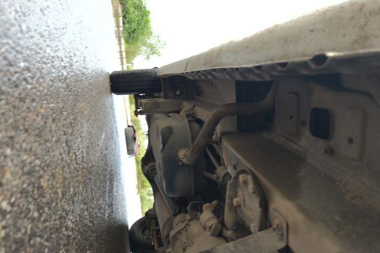Used Wuling Zhiguang 2010 1.0L New Version Practical Short-Body L2Y Chassis Front Right