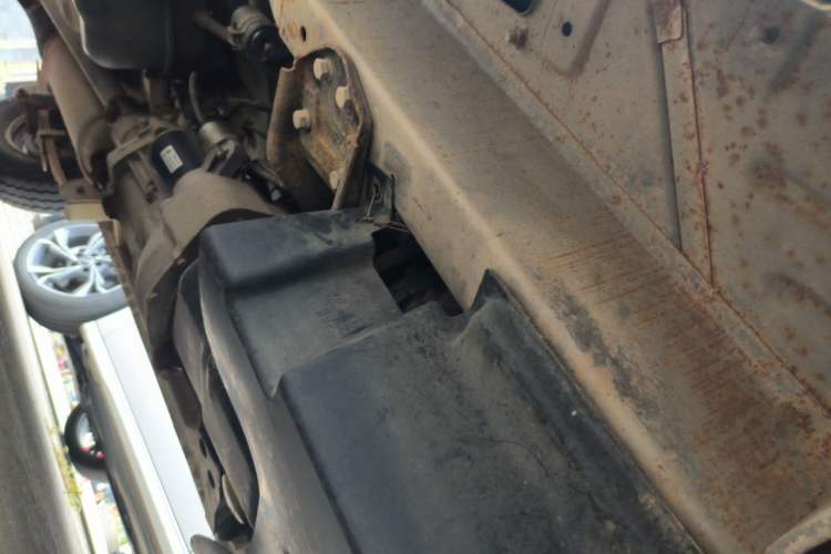 Used Wuling Zhiguang 2010 1.0L New Version Practical Short-Body L2Y Chassis Front Right