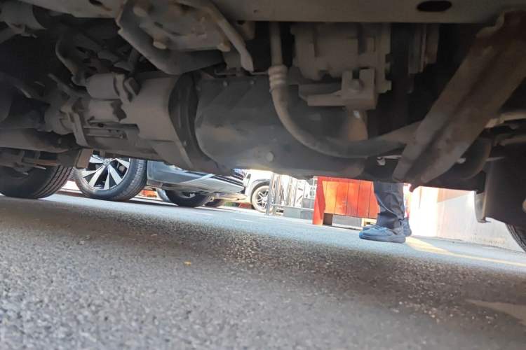 Used Wuling Zhiguang 2010 1.0L New Version Practical Short-Body L2Y Chassis Front Right