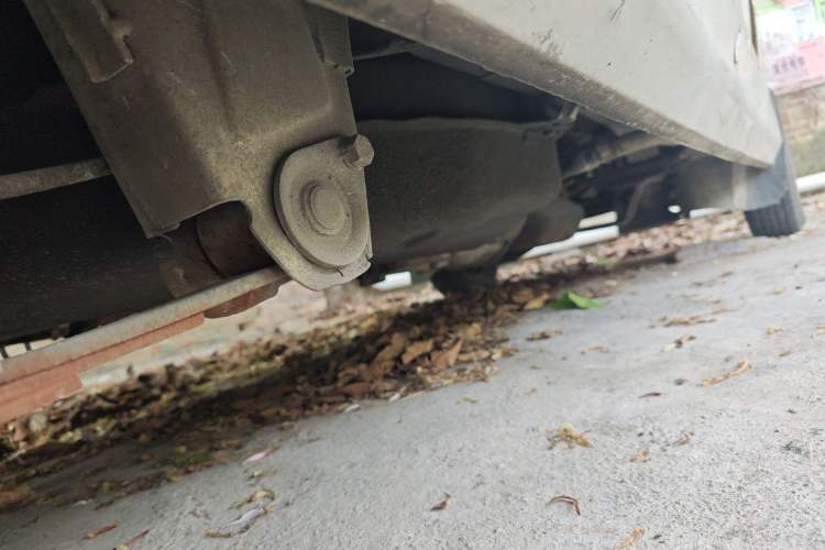 Used Wuling Zhiguang 2010 1.2L New Edition Practical Long-Body LAQ Chassis Rear Right
