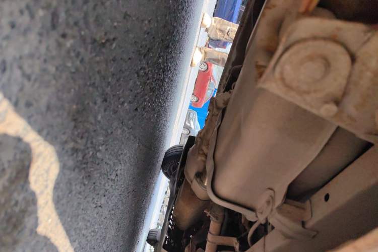 Used Wuling Zhiguang 2010 1.1L New Edition Practical Short-Body LXA Chassis Rear Right