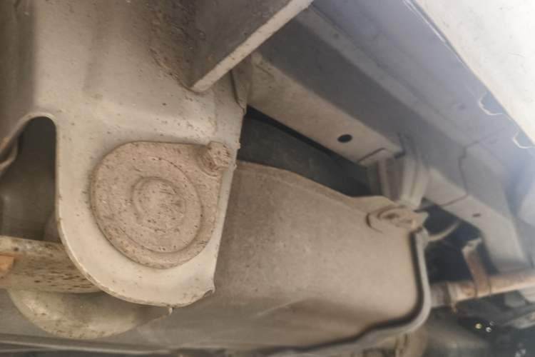 Used Wuling Zhiguang 2010 1.0L New Version Practical Short-Body L2Y Chassis Rear Right