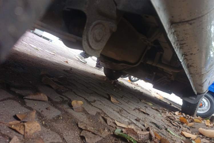 Used Wuling Zhiguang 2010 1.1L New Edition Practical Short-Body LXA Chassis Rear Right