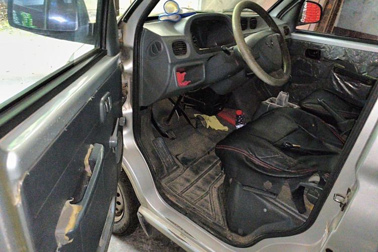 Used Wuling Zhiguang 2010 1.0L New Version Practical Short-Body L2Y Driver Seat