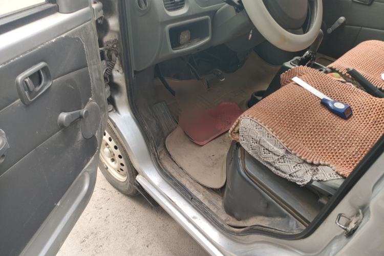 Used Wuling Zhiguang 2010 1.0L New Version Practical Short-Body L2Y Driver Seat