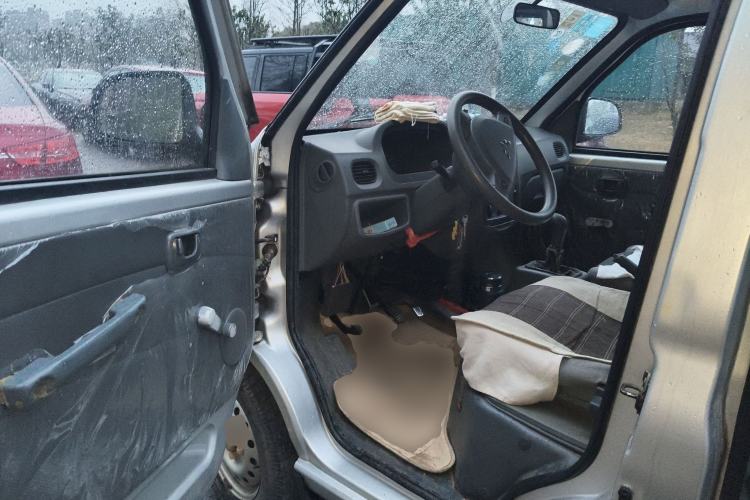 Used Wuling Zhiguang 2010 1.0L New Version Practical Short-Body L2Y Driver Seat