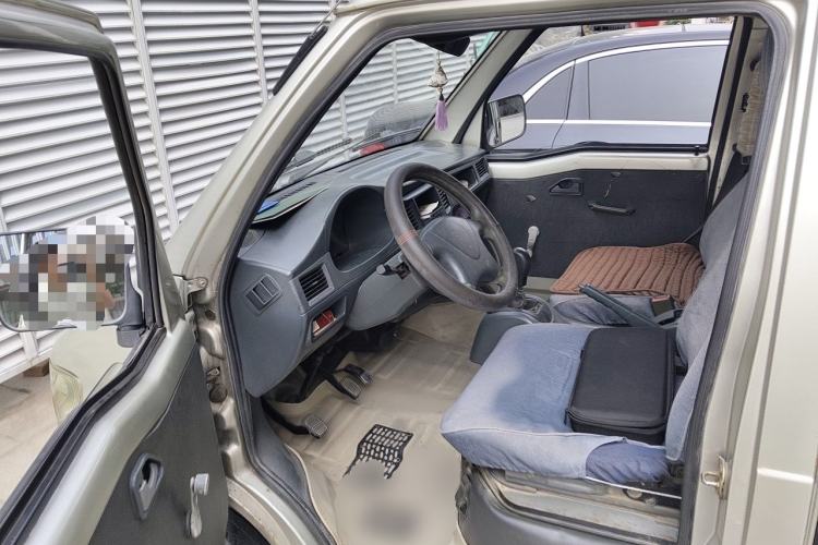 Used Wuling Zhiguang 2010 1.0L New Version Liye Style with Shorter Body Driver Seat