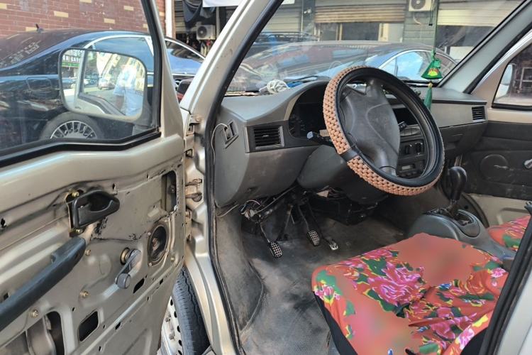Used Wuling Zhiguang 2010 1.0L Liye Edition Driver Seat