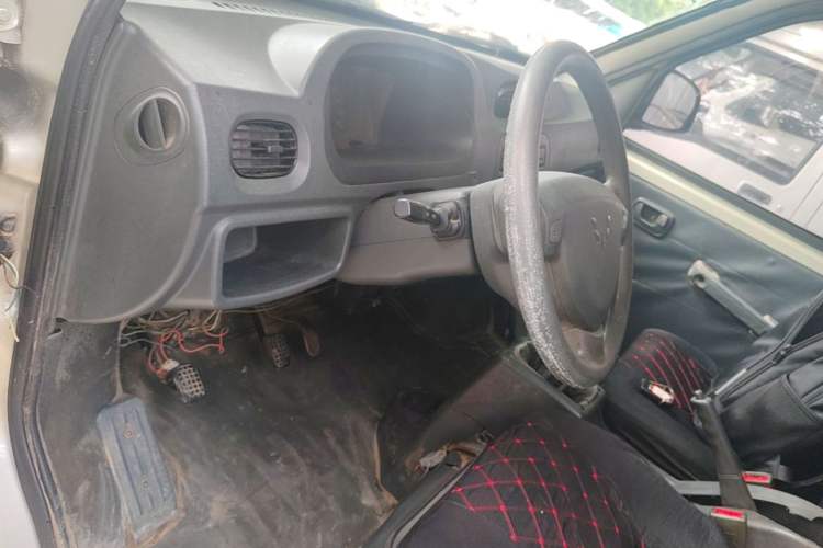 Used Wuling Zhiguang 2010 1.1L New Edition Practical Short-Body LXA Driver Seat
