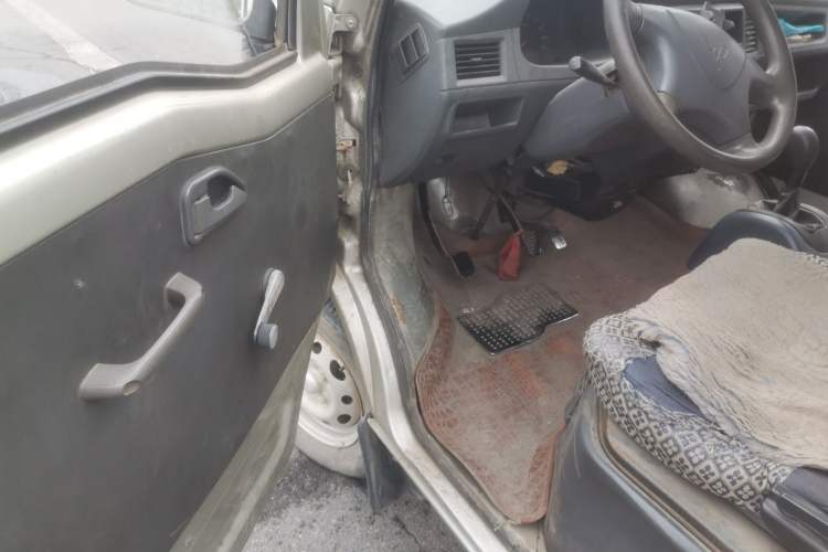 Used Wuling Zhiguang 2010 1.0L Liye Edition Driver Seat
