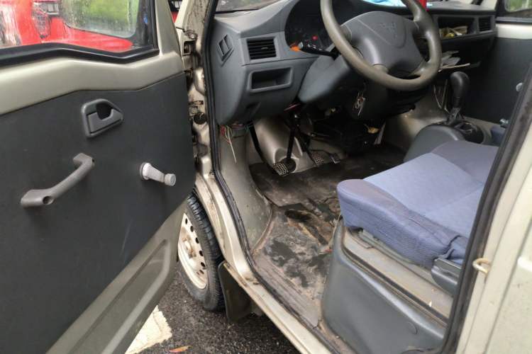 Used Wuling Zhiguang 2010 1.0L Liye Edition Driver Seat