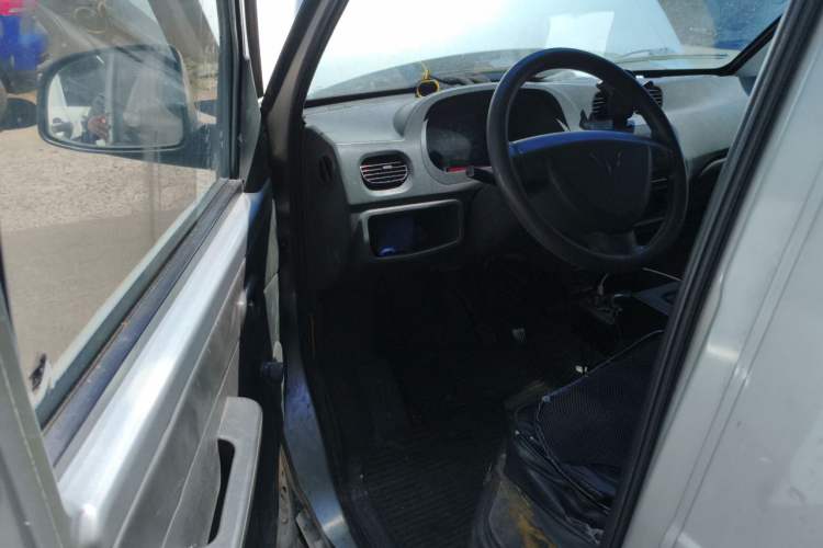 Used Wuling Zhiguang 2010 1.0L New Version Practical Short-Body L2Y Driver Seat