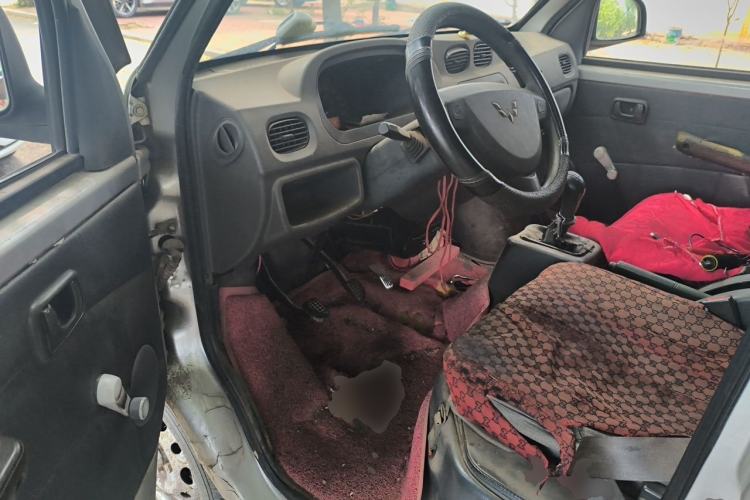 Used Wuling Zhiguang 2010 1.0L New Version Practical Short-Body L2Y Driver Seat