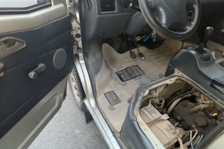Used Wuling Zhiguang 2010 1.0L Liye Edition Driver Seat