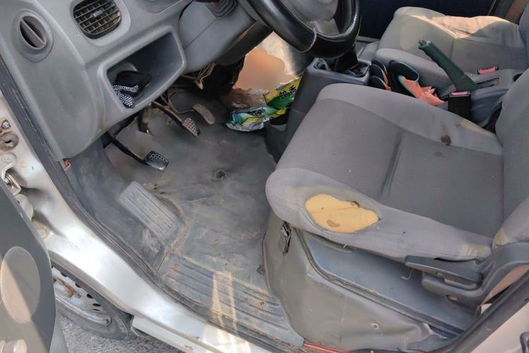 Used Wuling Zhiguang 2010 1.1L New Edition Practical Short-Body LXA Driver Seat