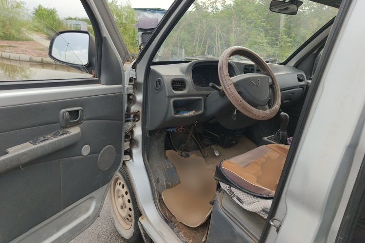 Used Wuling Zhiguang 2010 1.0L New Version Practical Short-Body L2Y Driver Seat