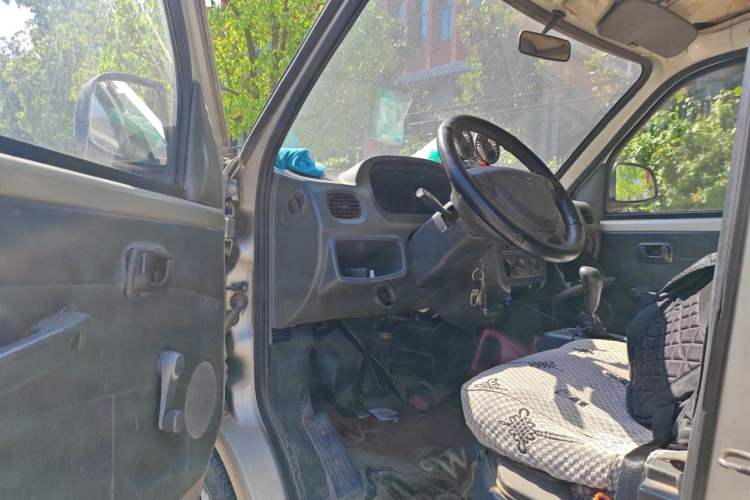 Used Wuling Zhiguang 2010 1.0L New Version Practical Short-Body L2Y Driver Seat