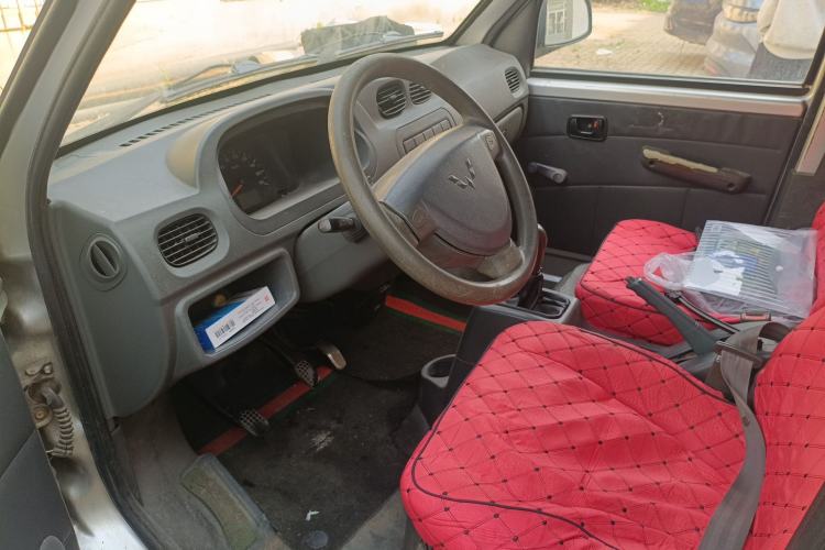Used Wuling Zhiguang 2010 1.0L New Version Liye Style with Shorter Body Driver Seat