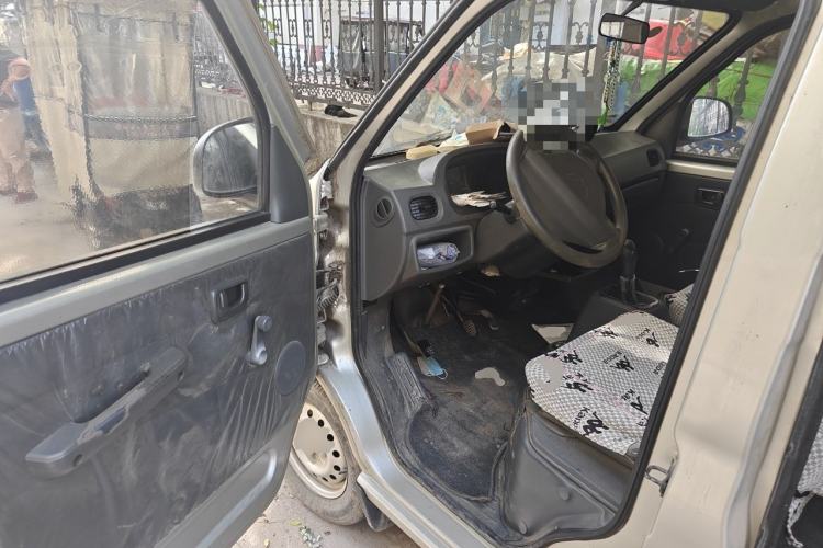 Used Wuling Zhiguang 2010 1.0L New Version Practical Short-Body L2Y Driver Seat