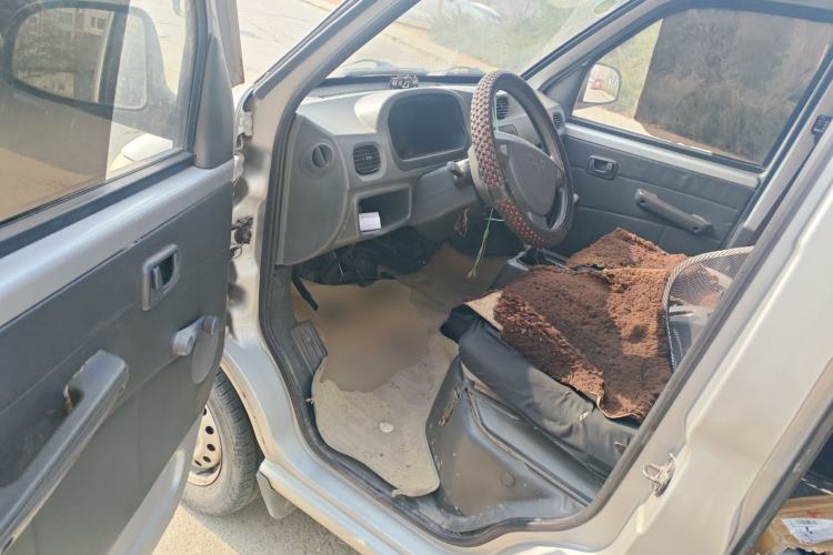 Used Wuling Zhiguang 2010 1.0L New Version Practical Edition with Short Body Driver Seat