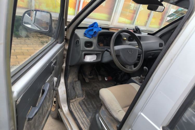 Used Wuling Zhiguang 2010 1.0L New Version Practical Short-Body L2Y Driver Seat