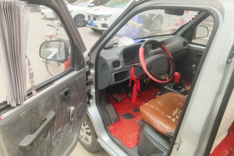 Used Wuling Zhiguang 2010 1.0L New Version Practical Short-Body L2Y Driver Seat