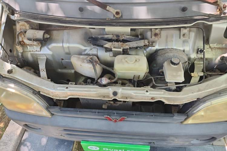 Used Wuling Zhiguang 2010 1.0L Liye Edition Engine Bay