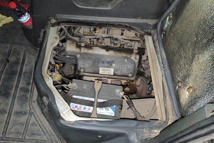 Used Wuling Zhiguang 2010 1.0L New Version Practical Short-Body L2Y Engine Bay