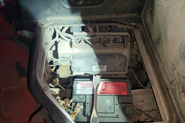 Used Wuling Zhiguang 2010 1.0L Liye Edition Engine Bay
