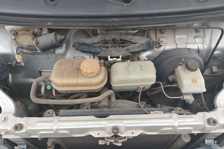 Used Wuling Zhiguang 2010 1.1L New Standard Version I Long Body LXA Engine Bay