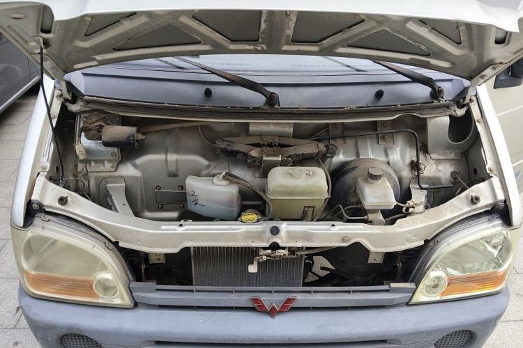 Used Wuling Zhiguang 2010 1.0L New Version Liye Style with Shorter Body Engine Bay