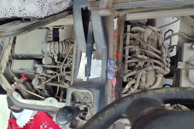 Used Wuling Zhiguang 2010 1.0L New Version Practical Short-Body L2Y Engine Bay