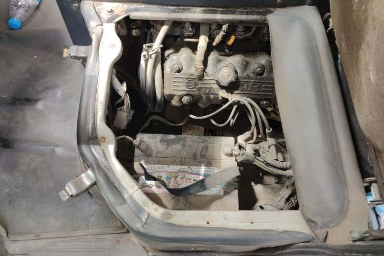 Used Wuling Zhiguang 2010 1.0L Base Version Engine Bay