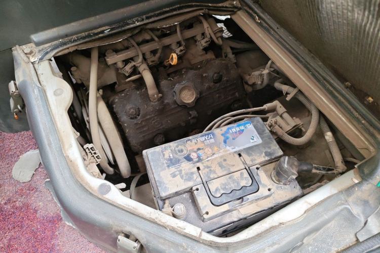 Used Wuling Zhiguang 2010 1.0L New Version Liye Style with Shorter Body Engine Bay